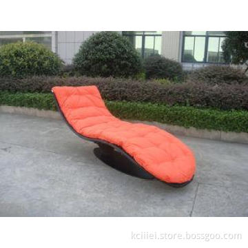 Outdoor Rattan Daybed , Comfortable Luxury Wicker Chaise Lo